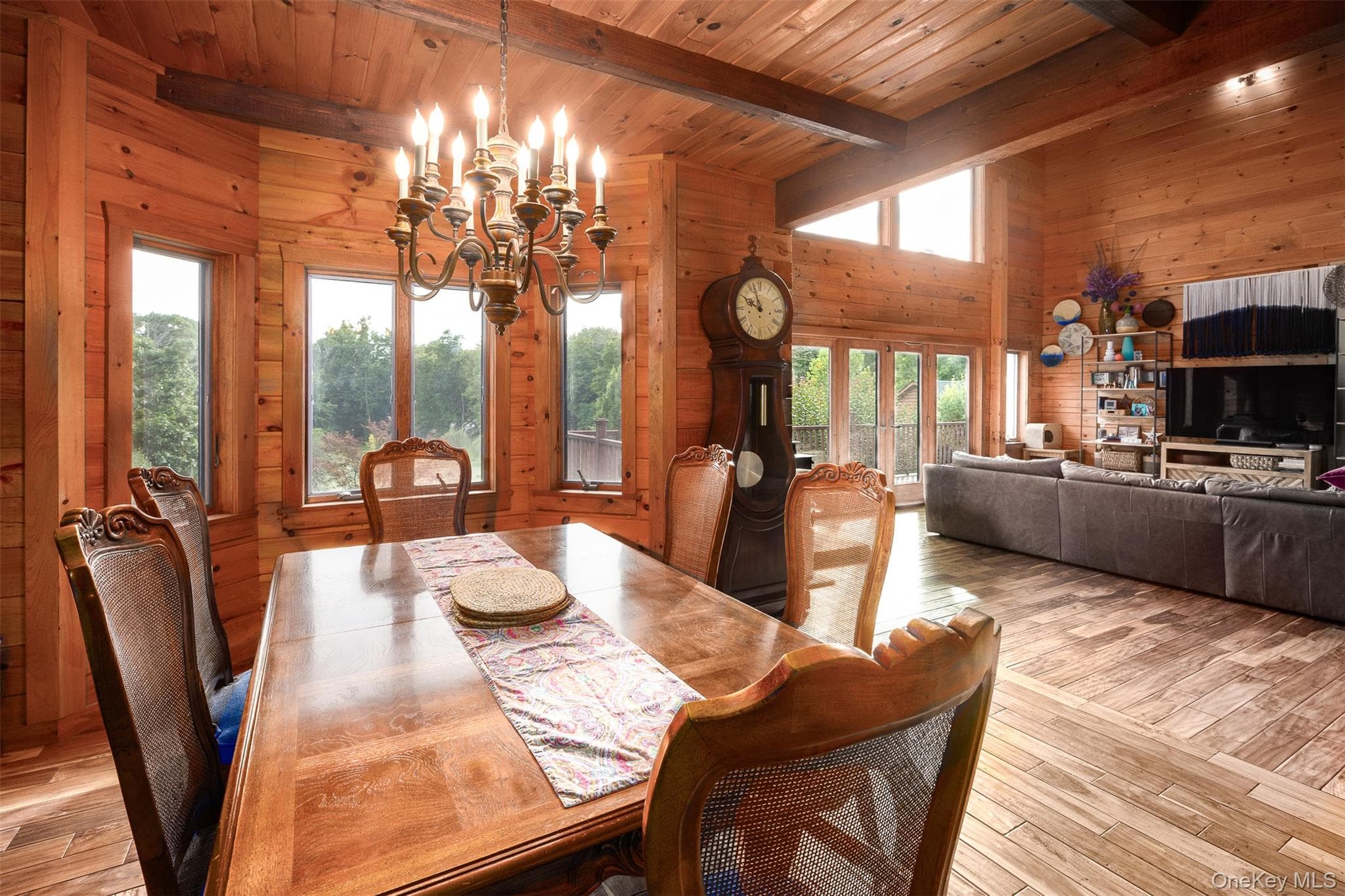 162 Crum Elbow Road thumbnail 13