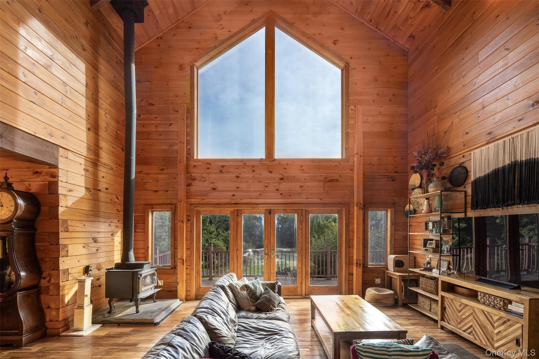 162 Crum Elbow Road thumbnail 8