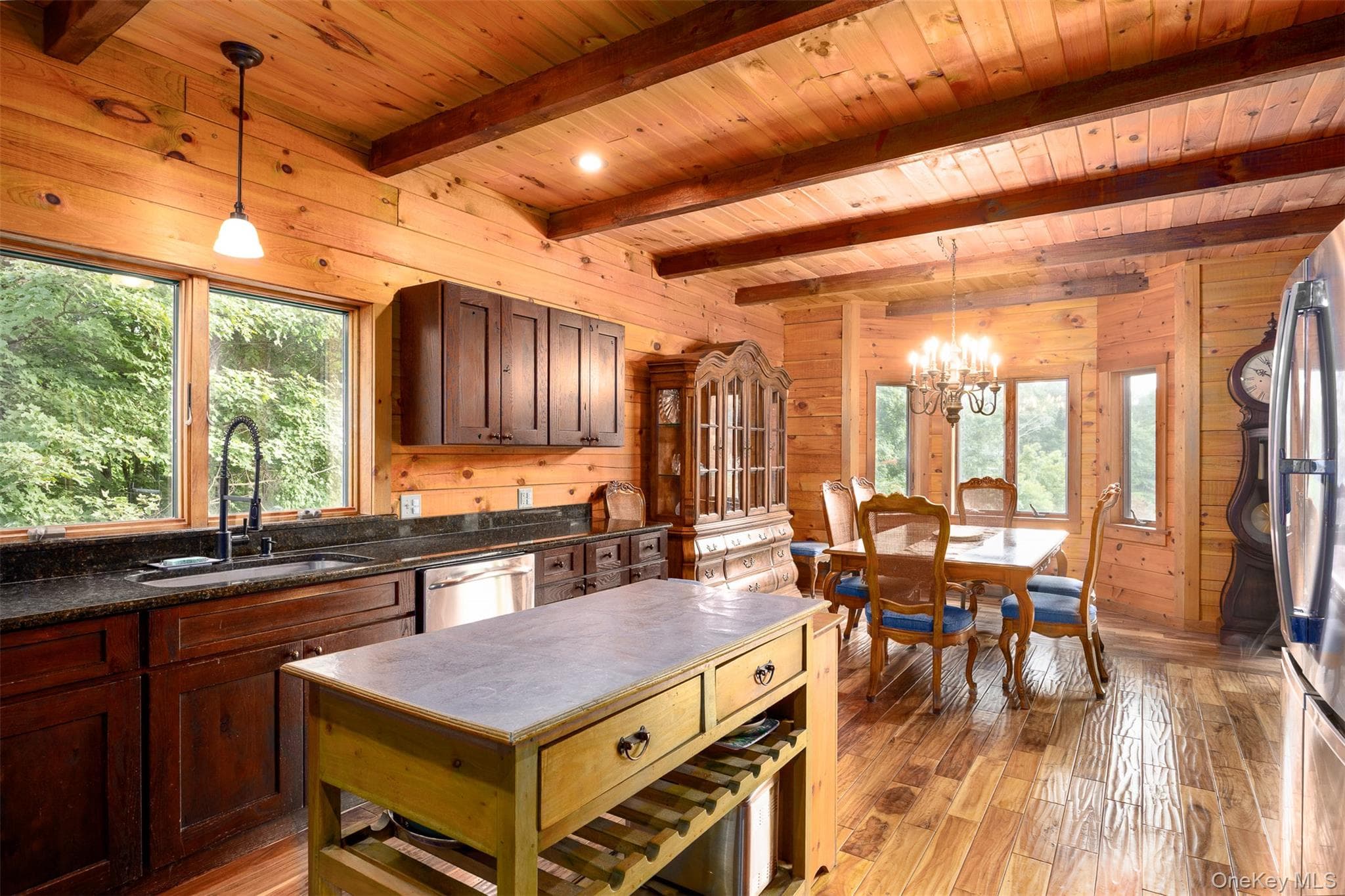 162 Crum Elbow Road thumbnail 12