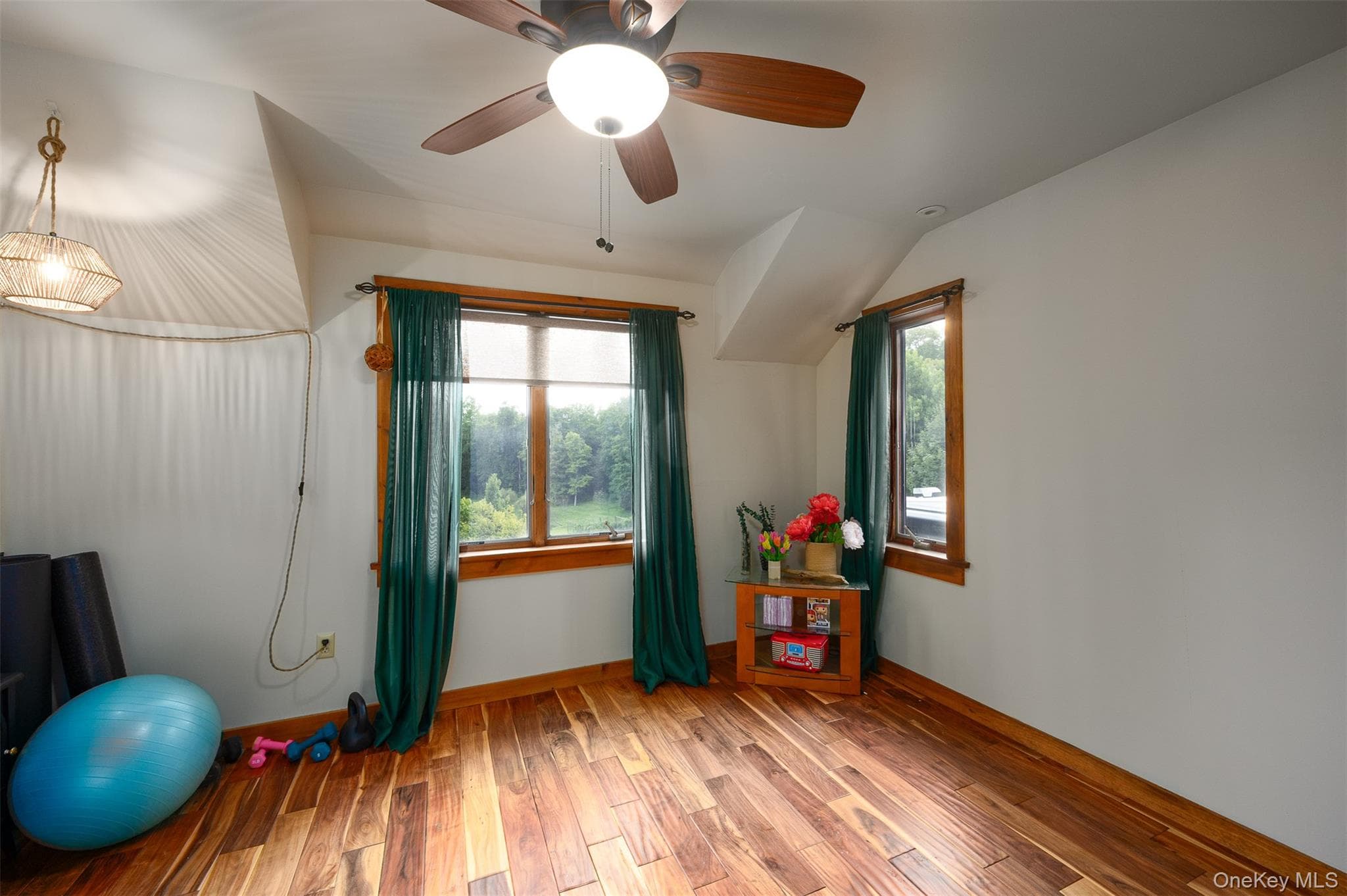162 Crum Elbow Road thumbnail 24