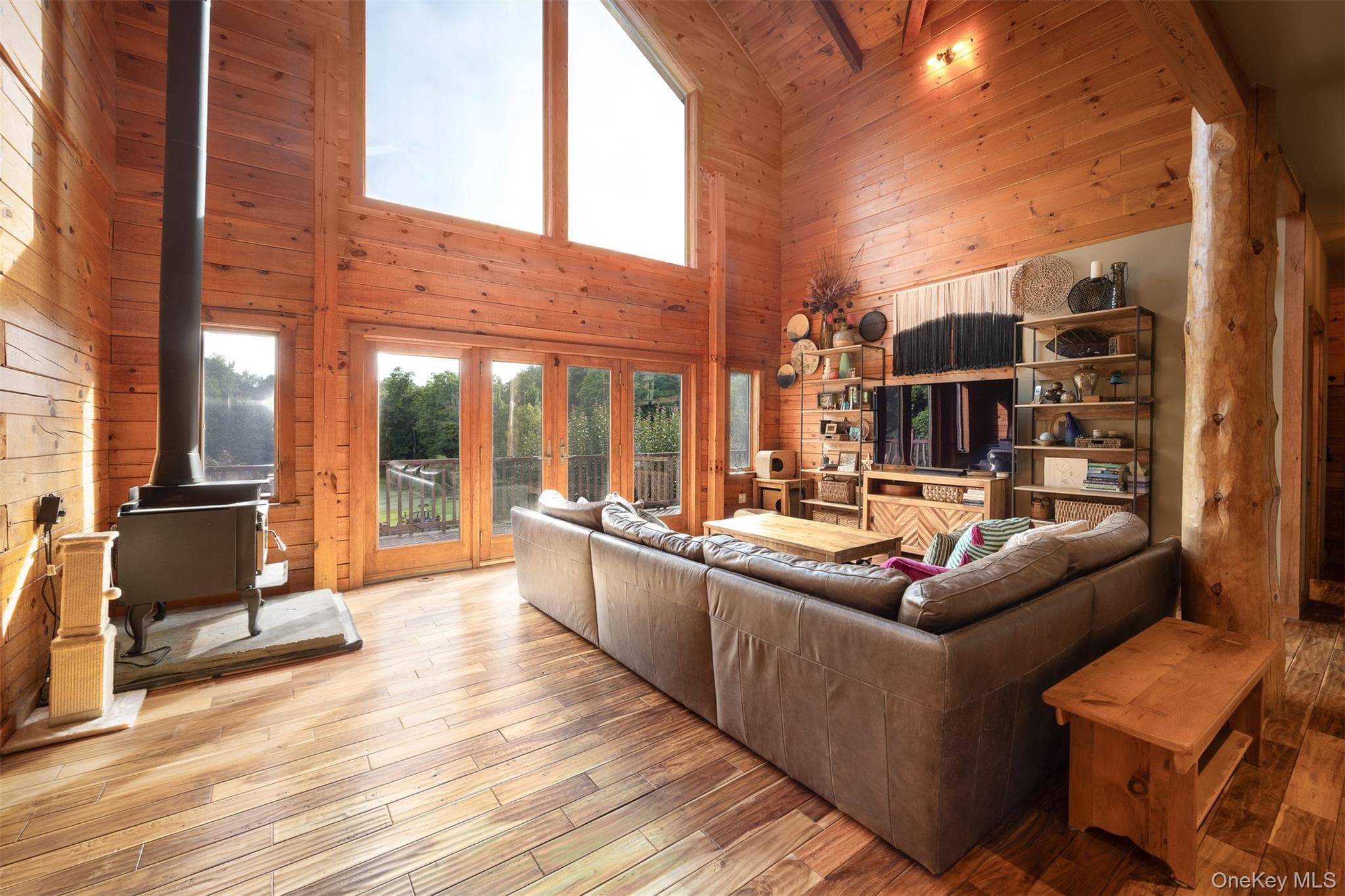162 Crum Elbow Road thumbnail 6