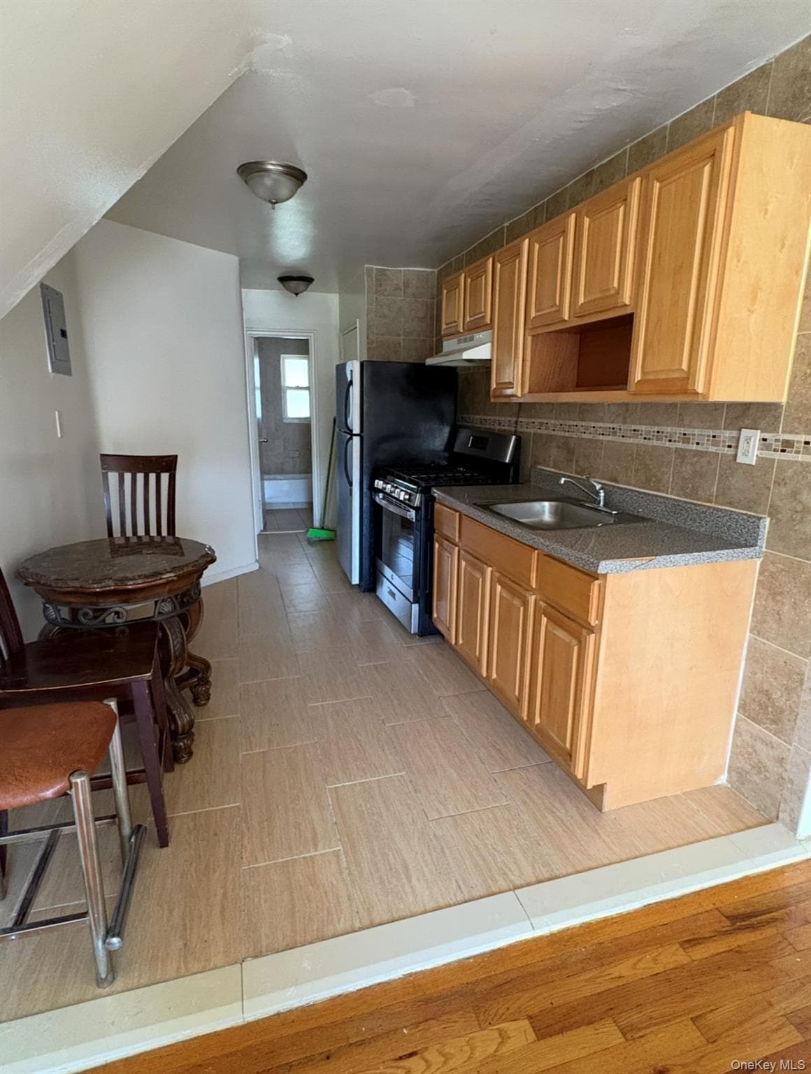 269 Balcom Avenue thumbnail 20