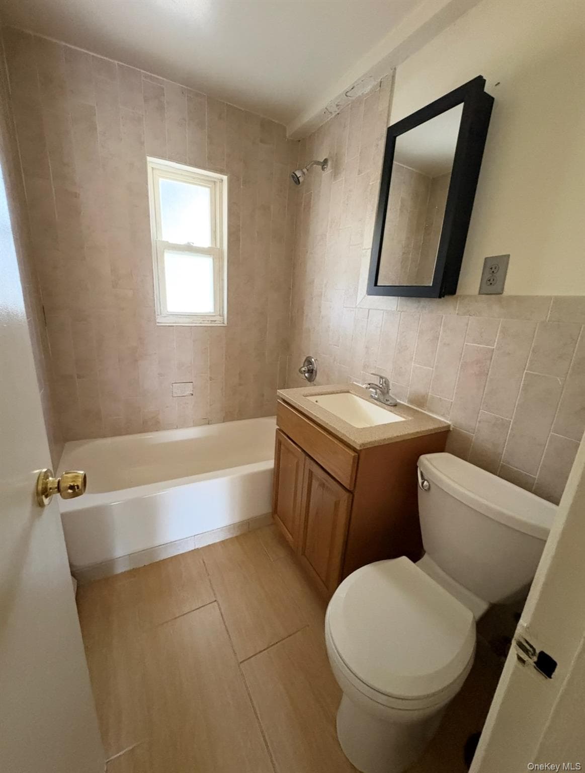 269 Balcom Avenue thumbnail 23