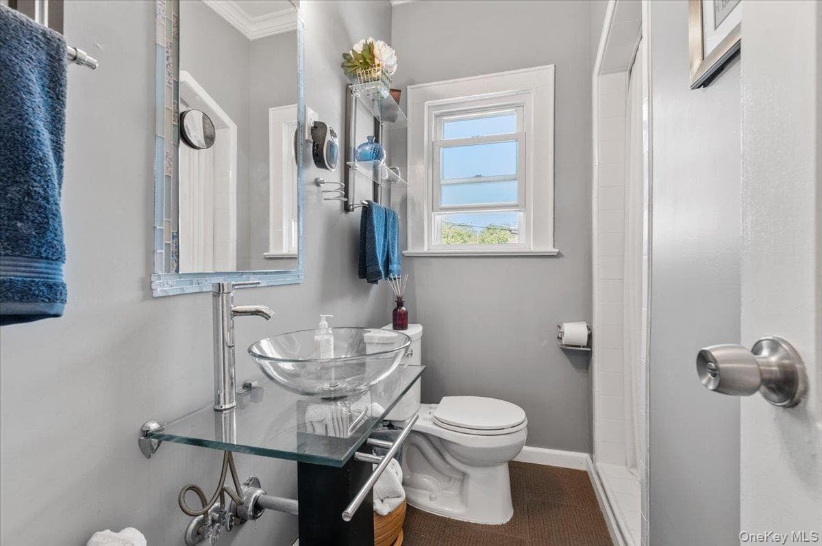 323 E Walnut Street thumbnail 17