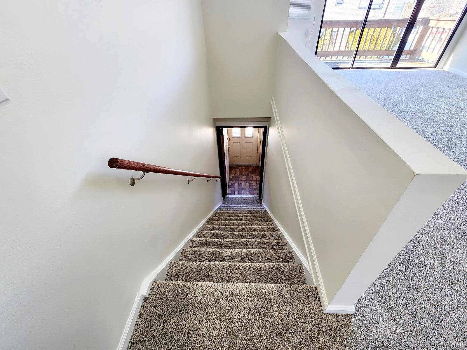196 Sneden Place Unit: 196 thumbnail 2