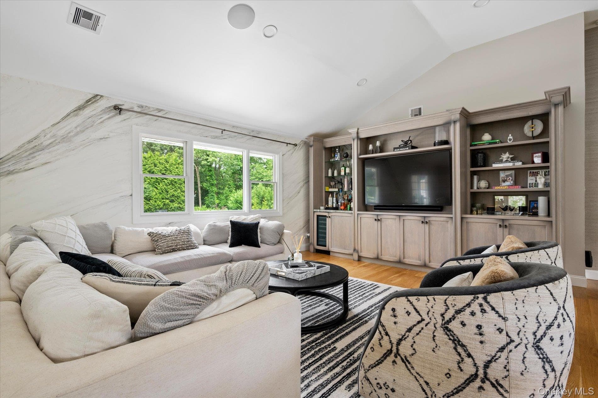 22 Beaumont Drive thumbnail 8
