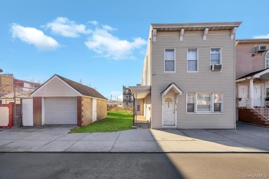 95-26 86th St St, Ozone Park
