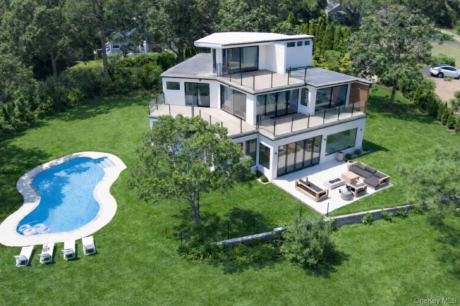10 Bay View Drive thumbnail 2
