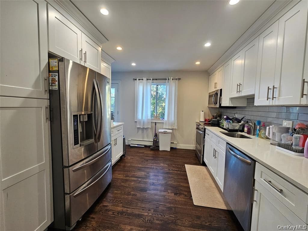 228 Hudson Avenue thumbnail 5