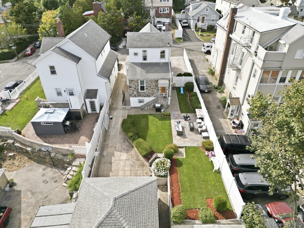 221 Edgewood Avenue thumbnail 43