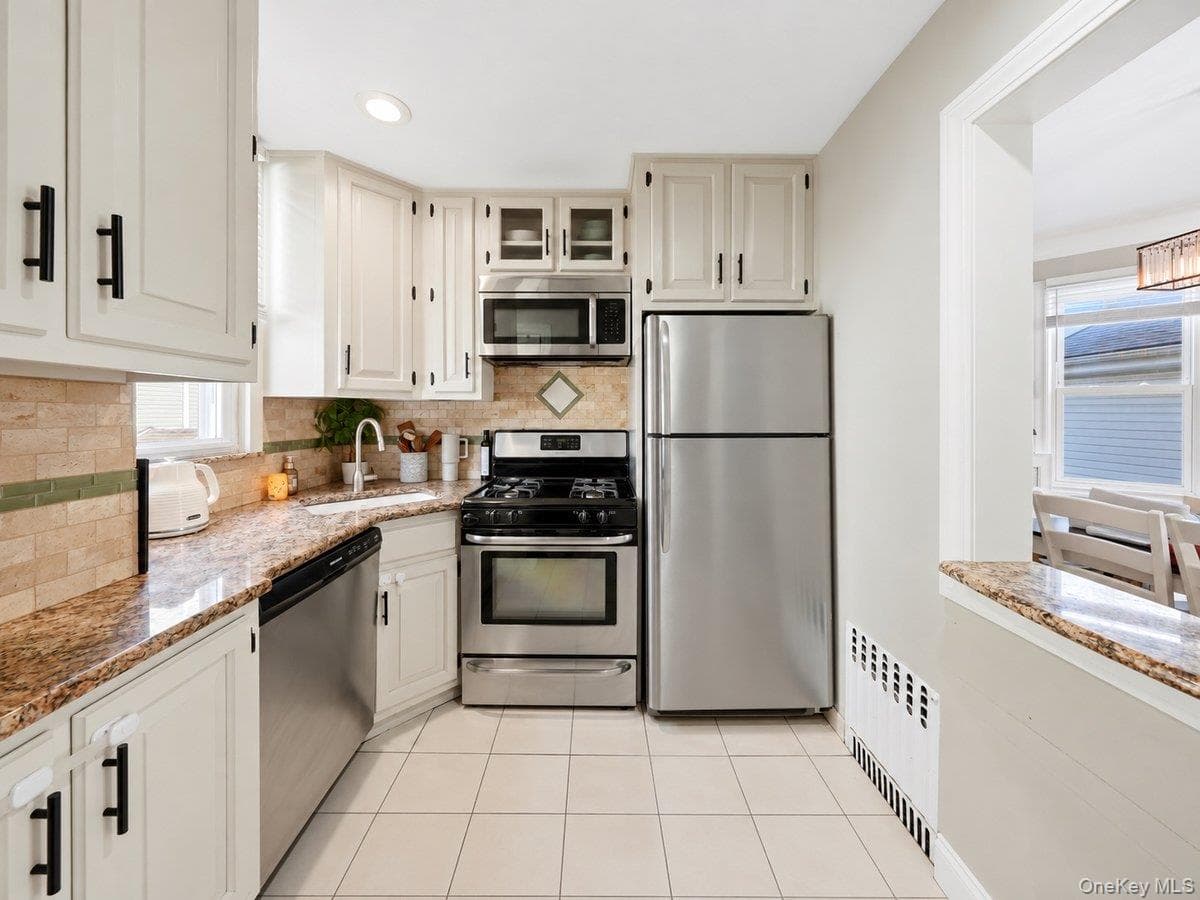 221 Edgewood Avenue thumbnail 7