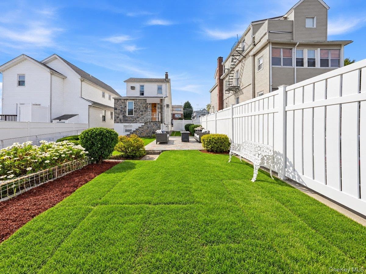 221 Edgewood Avenue thumbnail 37