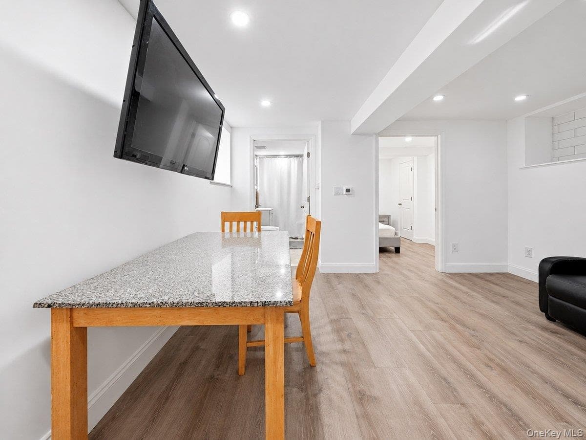 221 Edgewood Avenue thumbnail 29