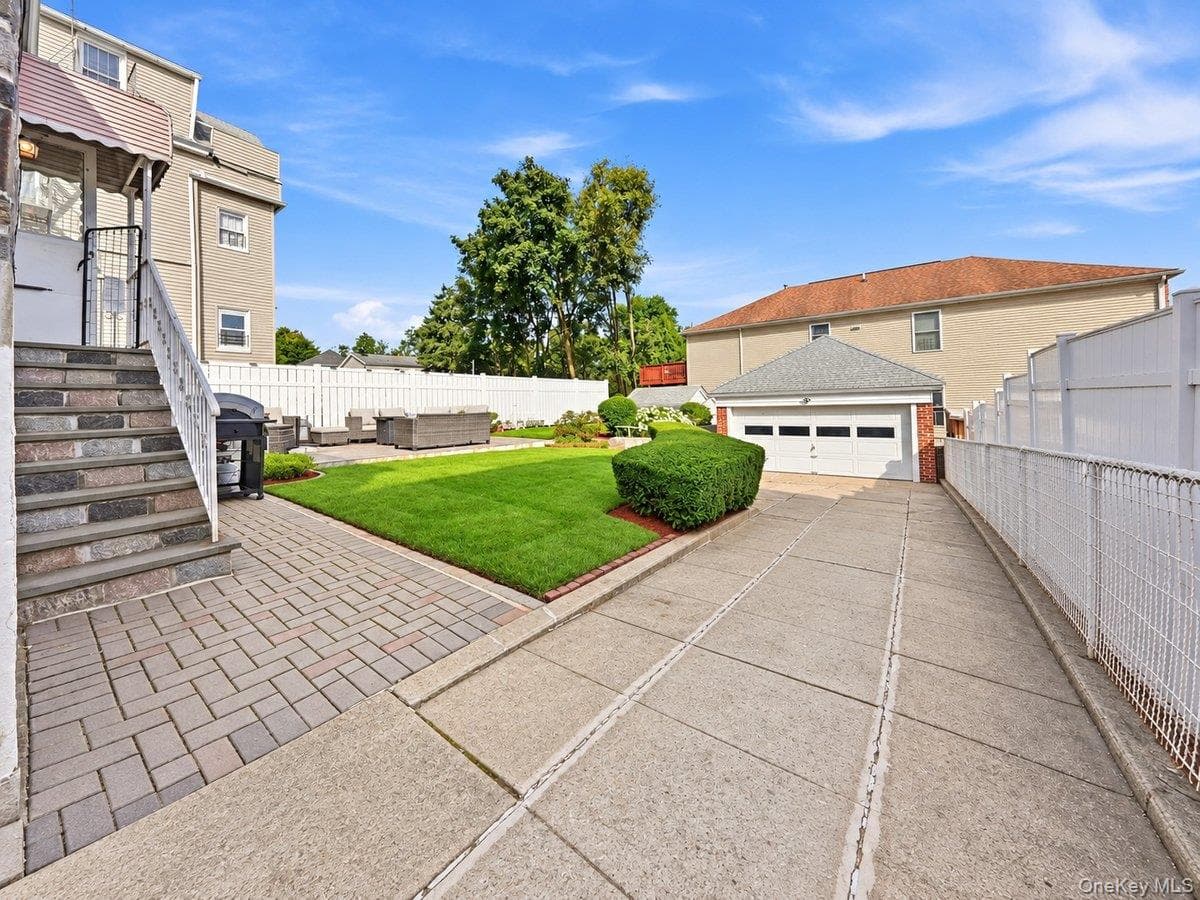 221 Edgewood Avenue thumbnail 38