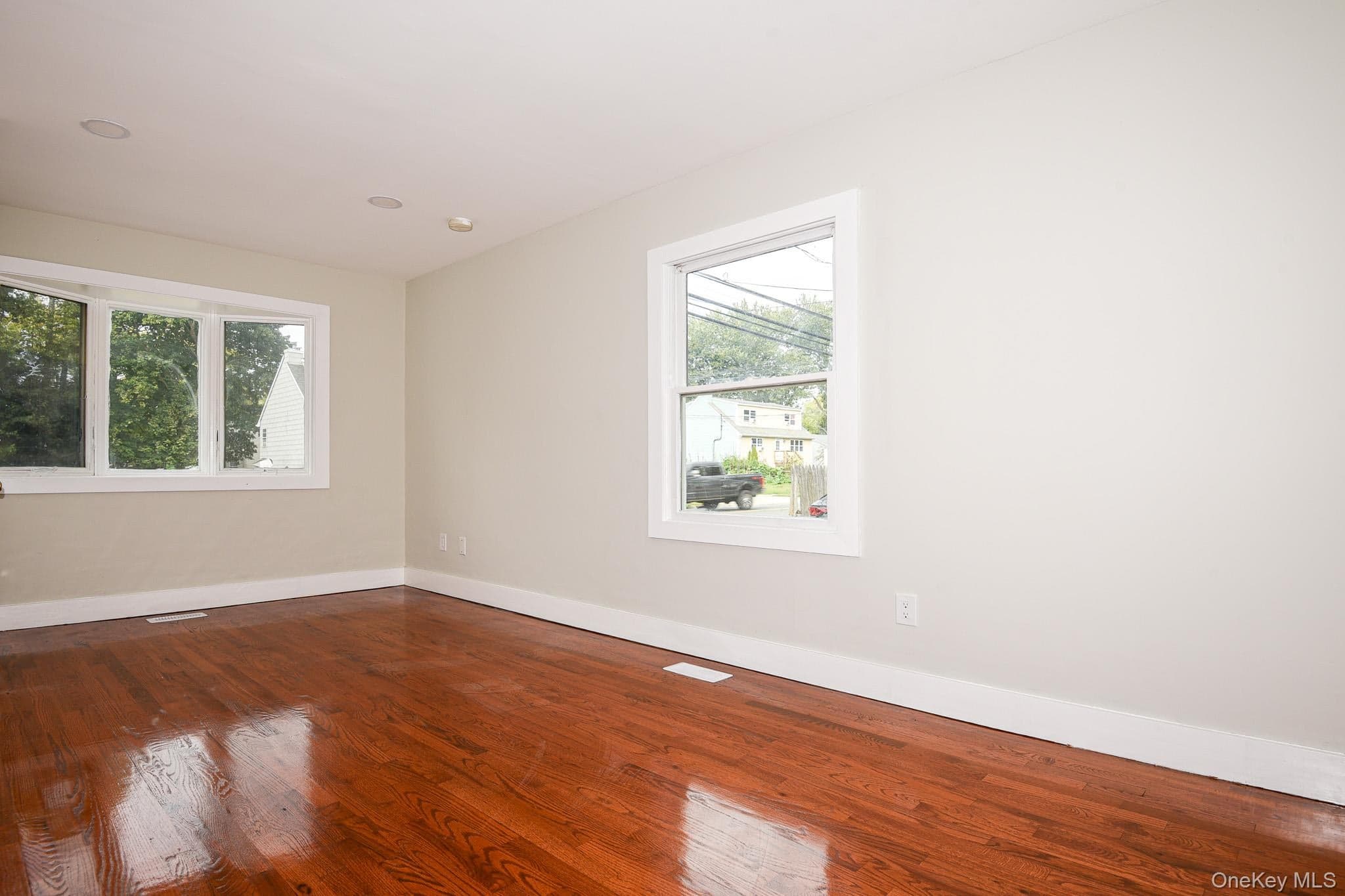 95 E Pulaski Road thumbnail 24