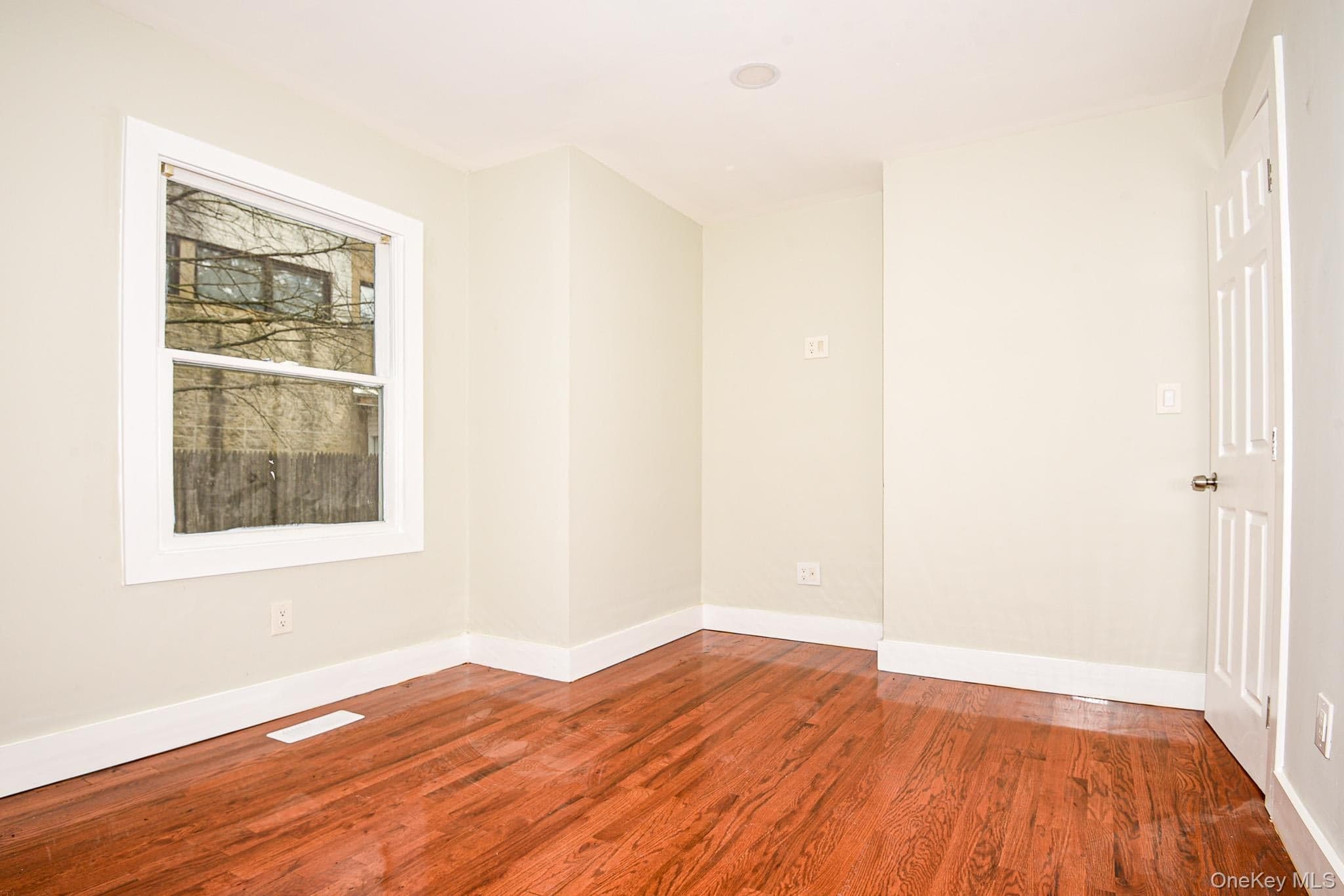 95 E Pulaski Road thumbnail 31