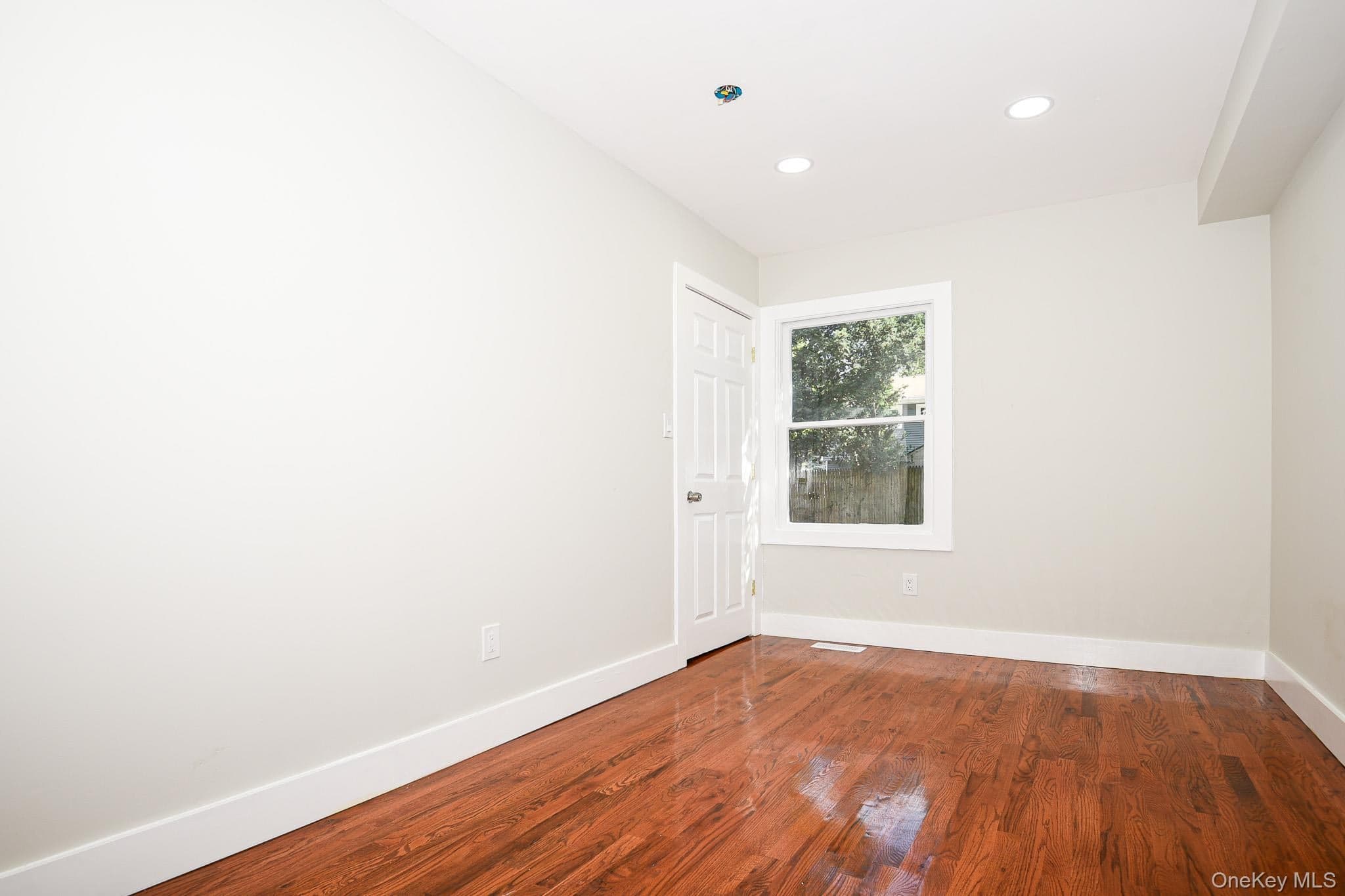 95 E Pulaski Road thumbnail 34