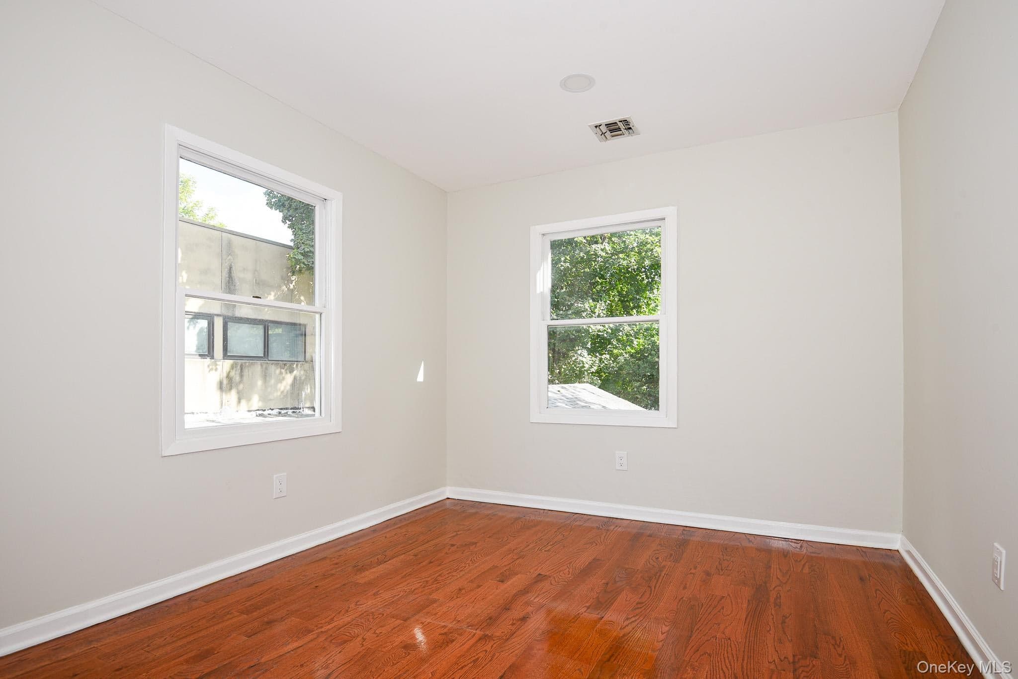 95 E Pulaski Road thumbnail 29