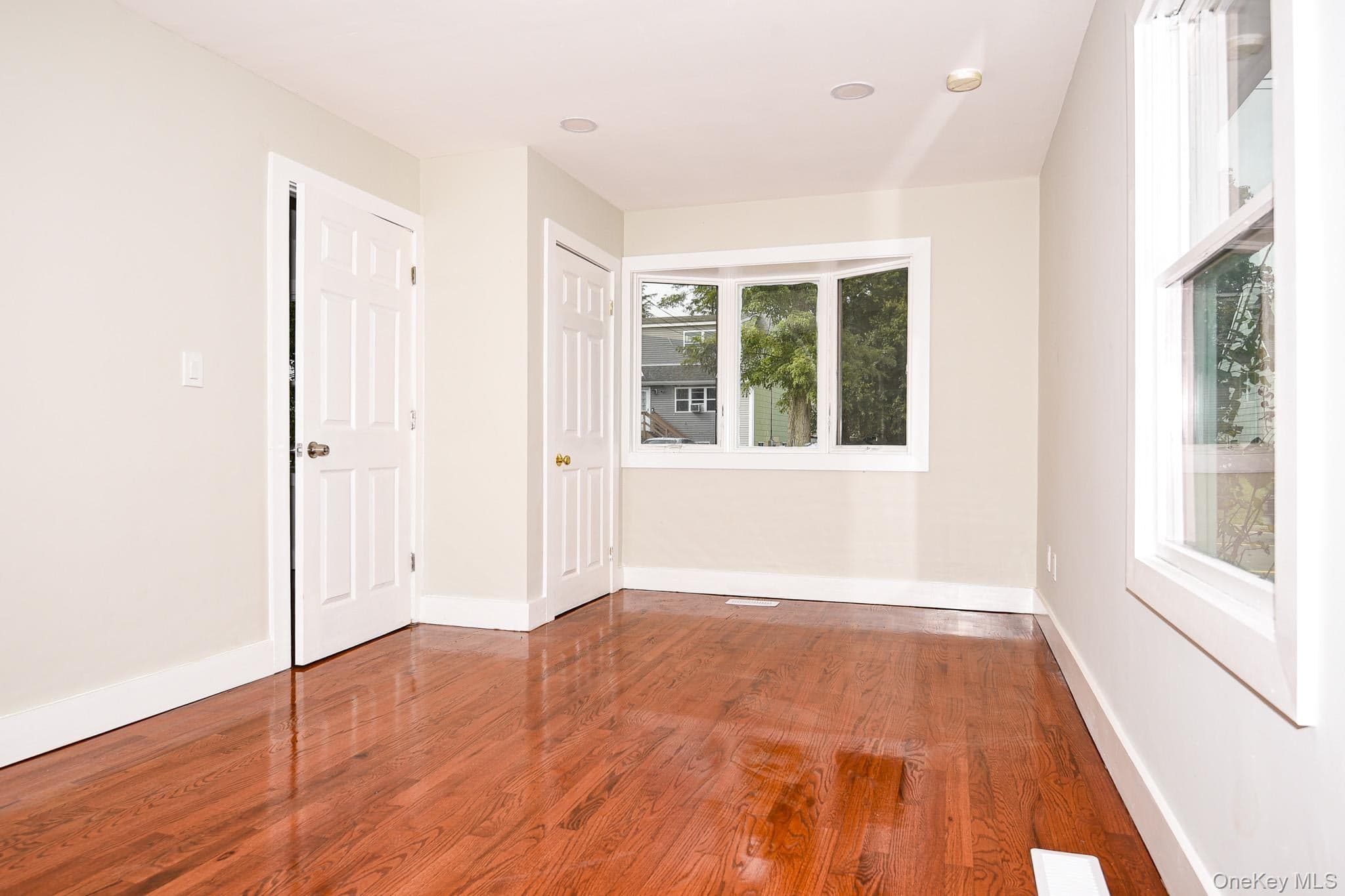 95 E Pulaski Road thumbnail 14