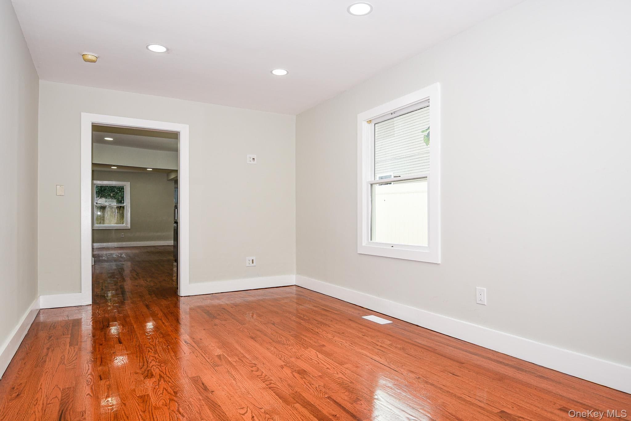 95 E Pulaski Road thumbnail 9