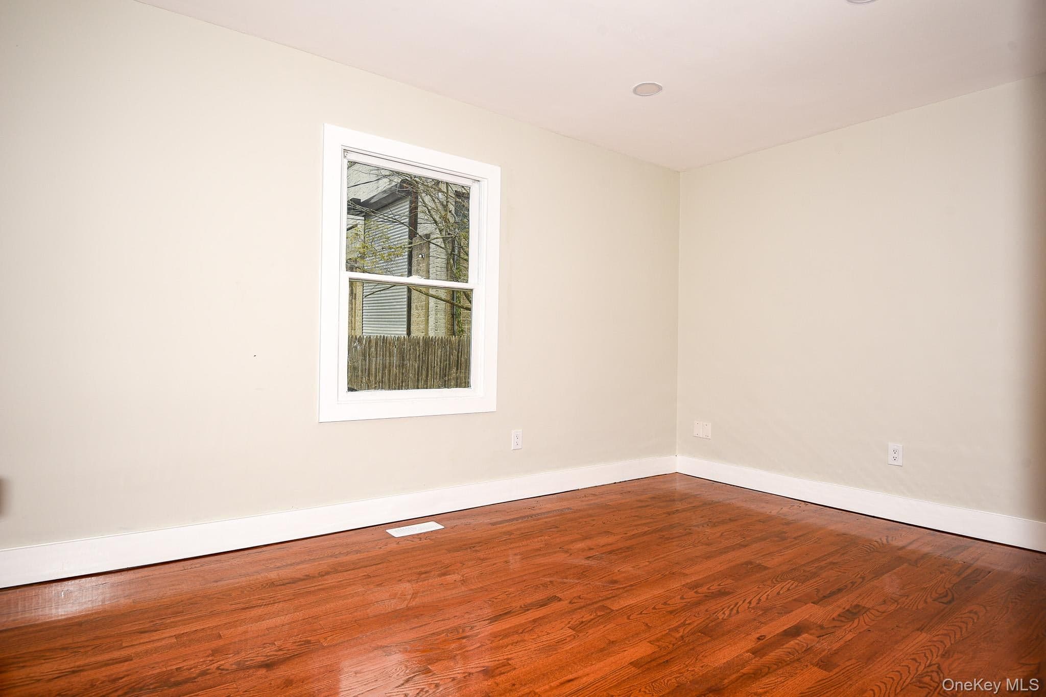 95 E Pulaski Road thumbnail 18