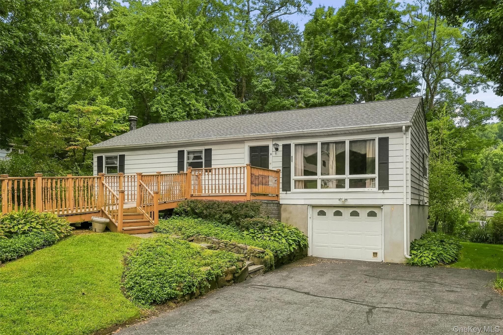 9 Michelle Drive, Newburgh