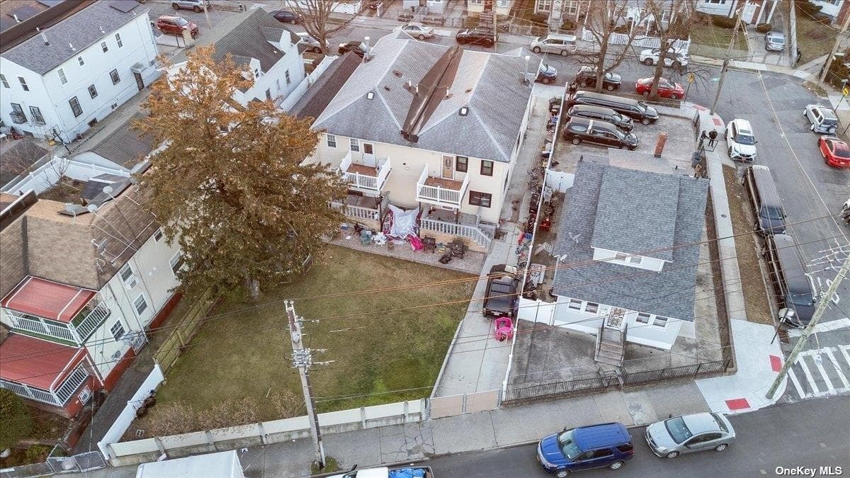 142-25 Latham Lane thumbnail 19