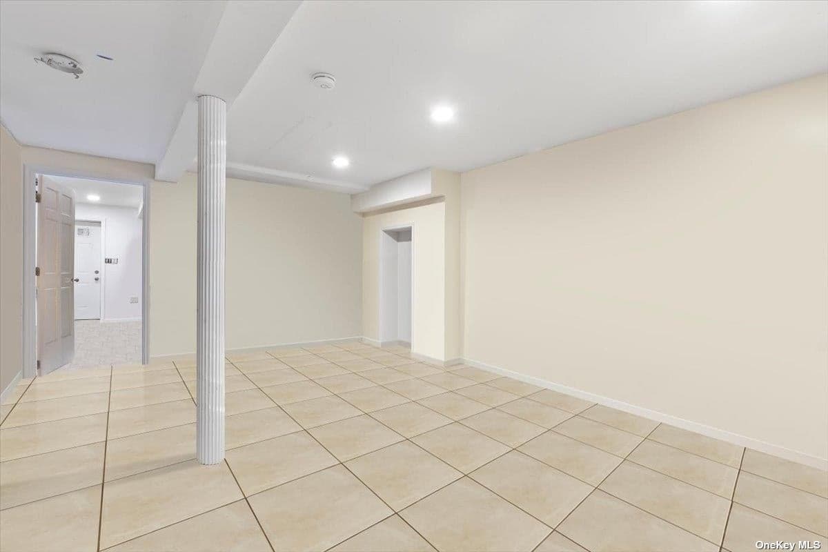 142-25 Latham Lane thumbnail 14