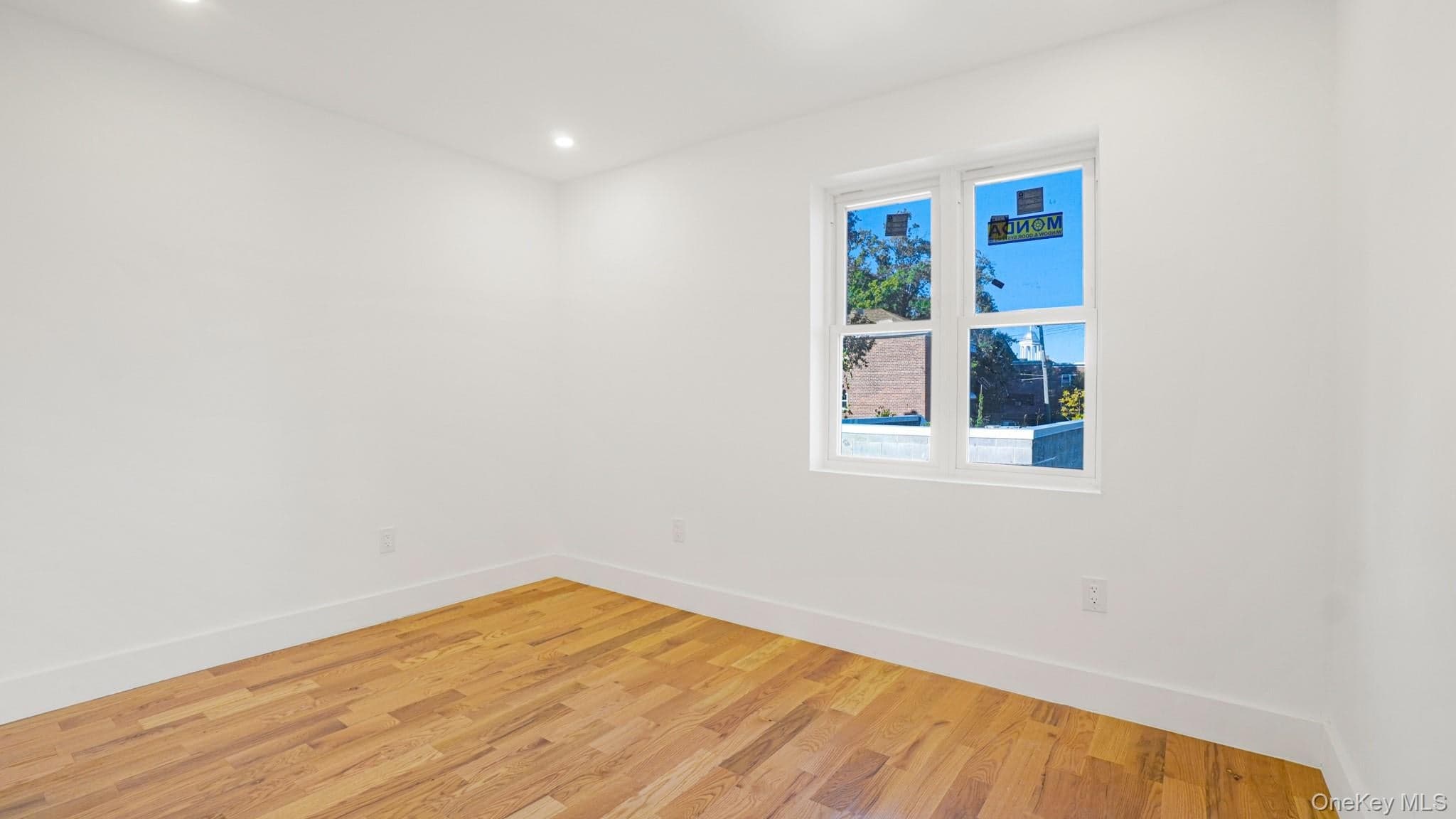 1011 E 221st Street thumbnail 12