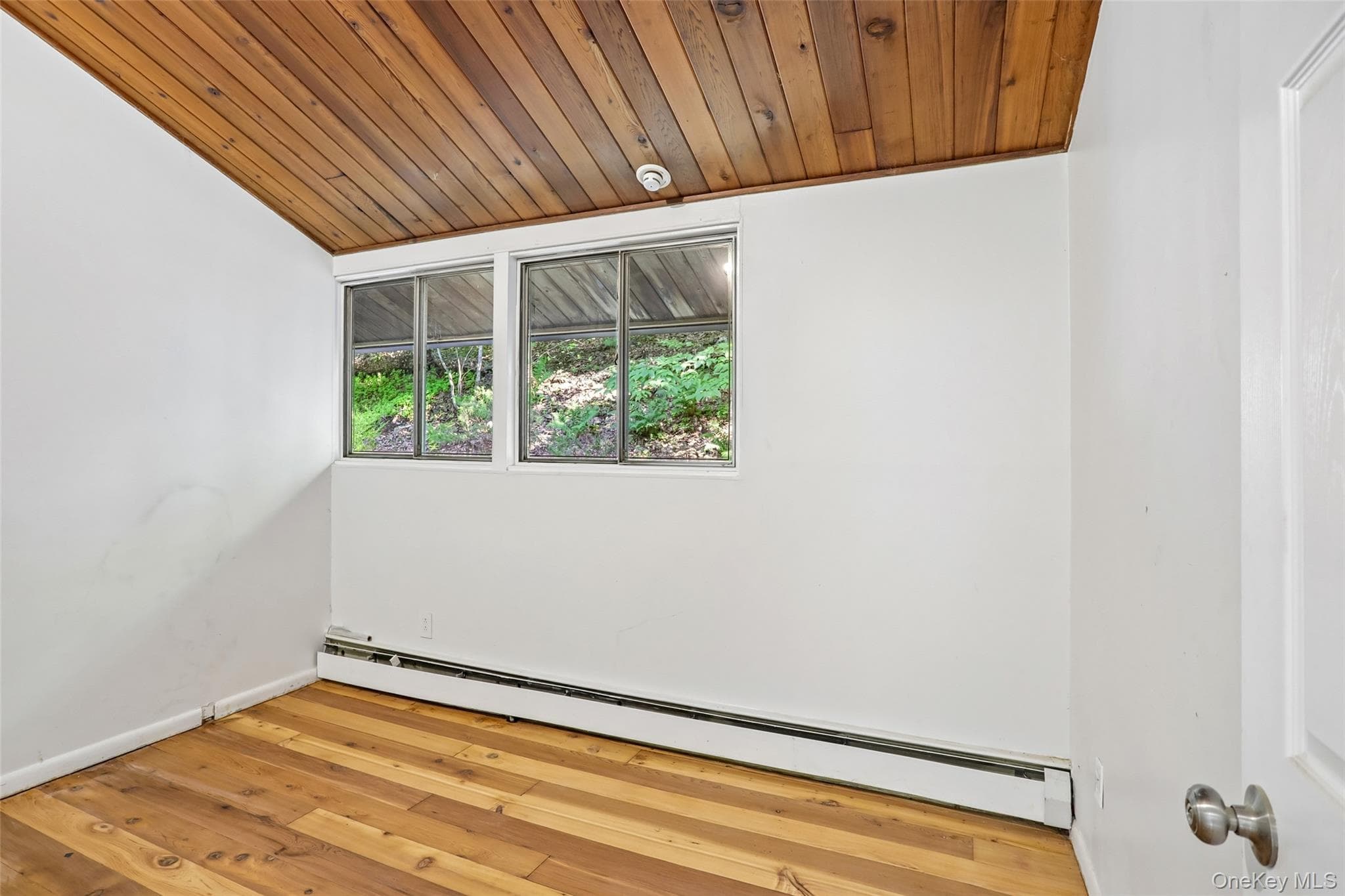 951 Haverstraw Road thumbnail 15
