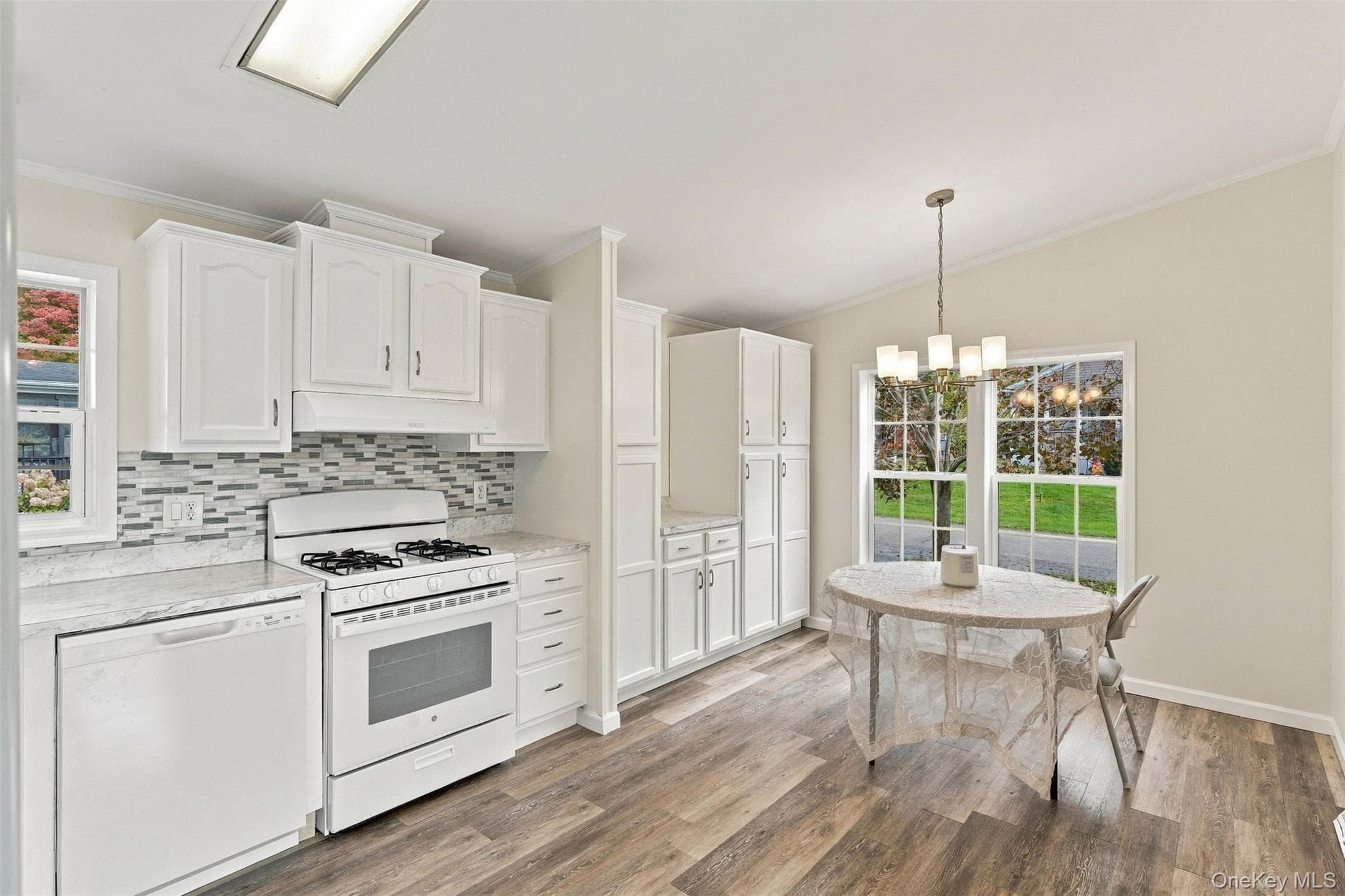 26 Bertha Boulevard Blvd thumbnail 11