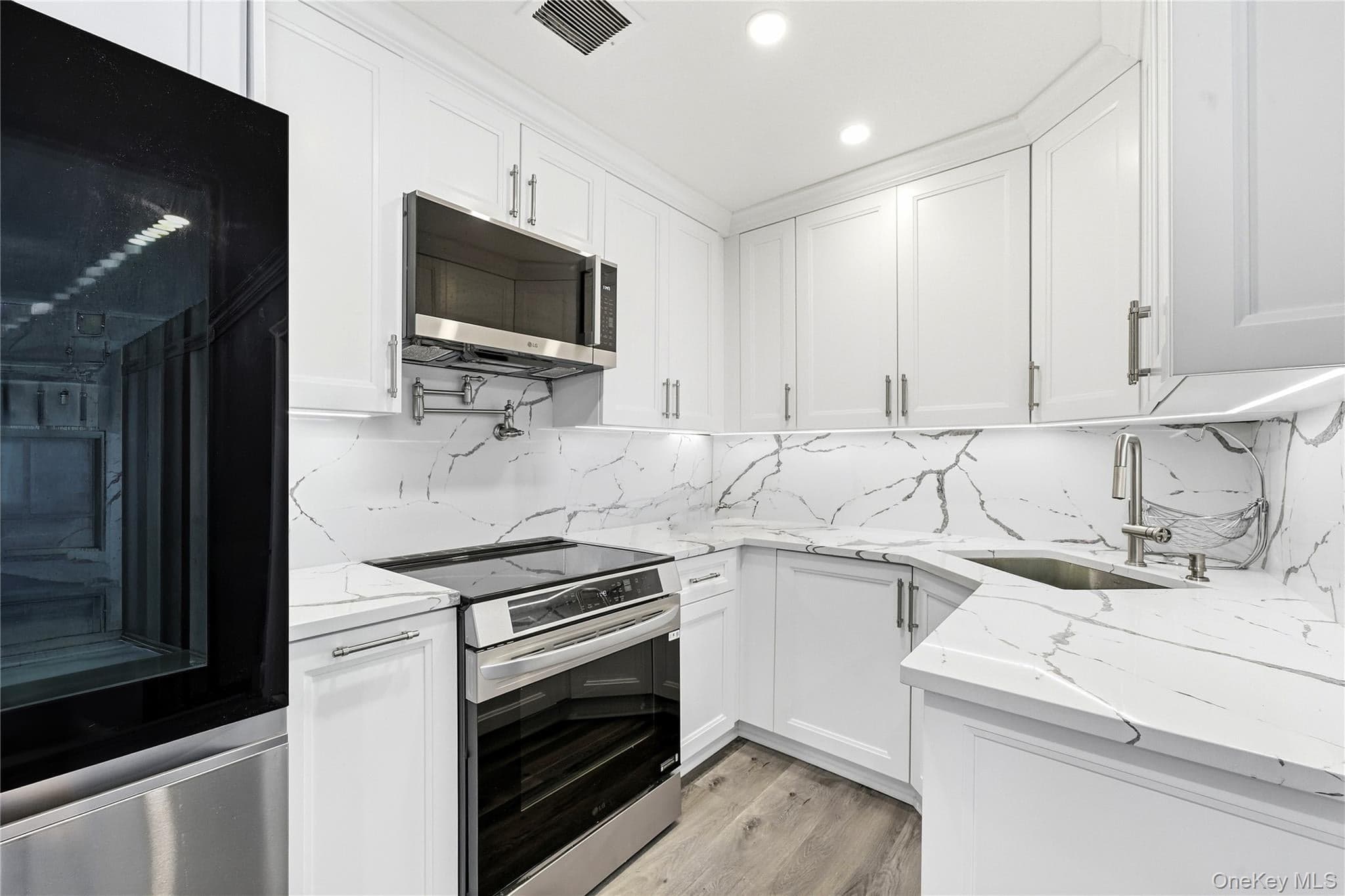 100 W Broadway Unit: #6Q thumbnail 13