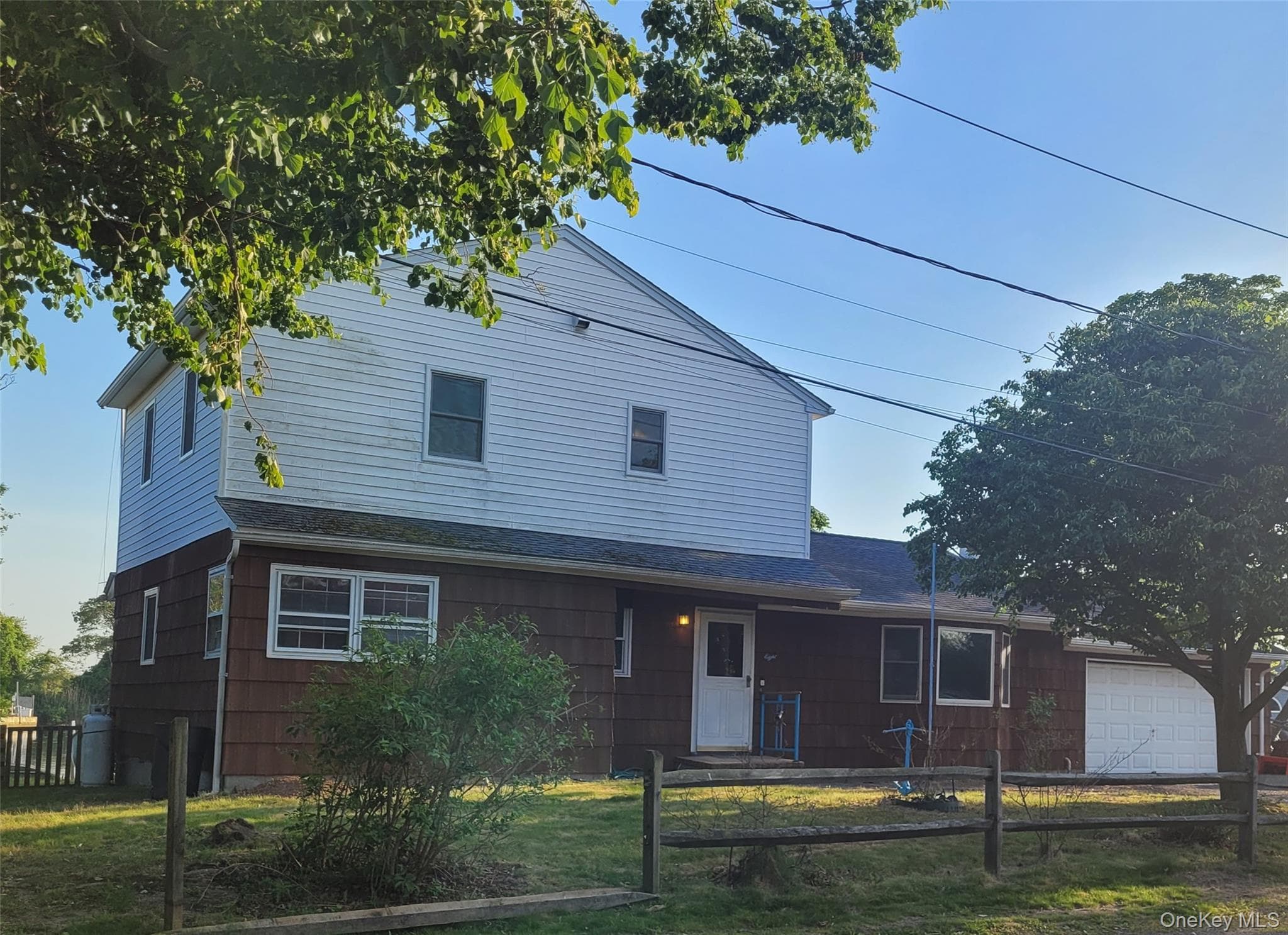 8 Cornell Road, East Patchogue