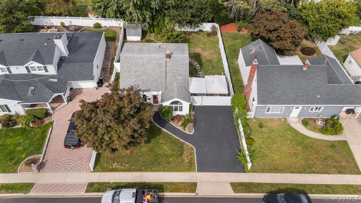 61 Hollyhock Road thumbnail 34