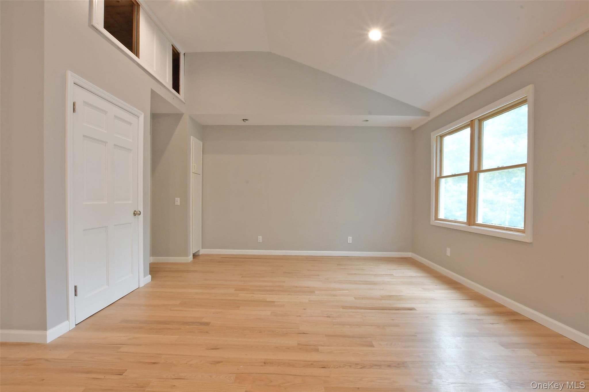6 Southold Road thumbnail 11