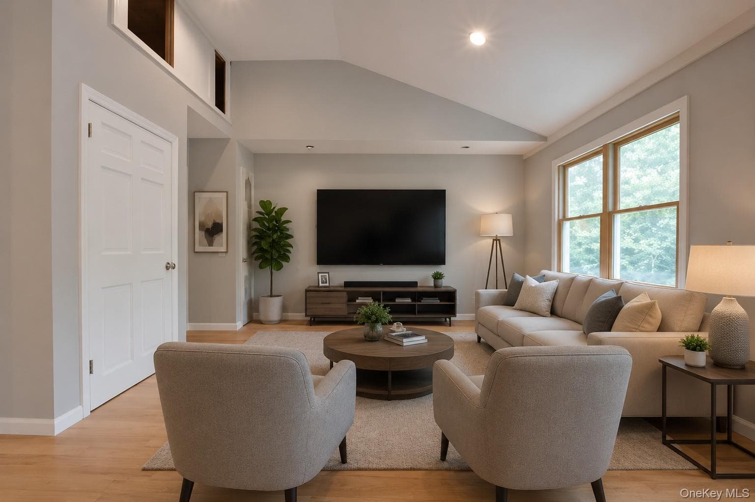 6 Southold Road thumbnail 12