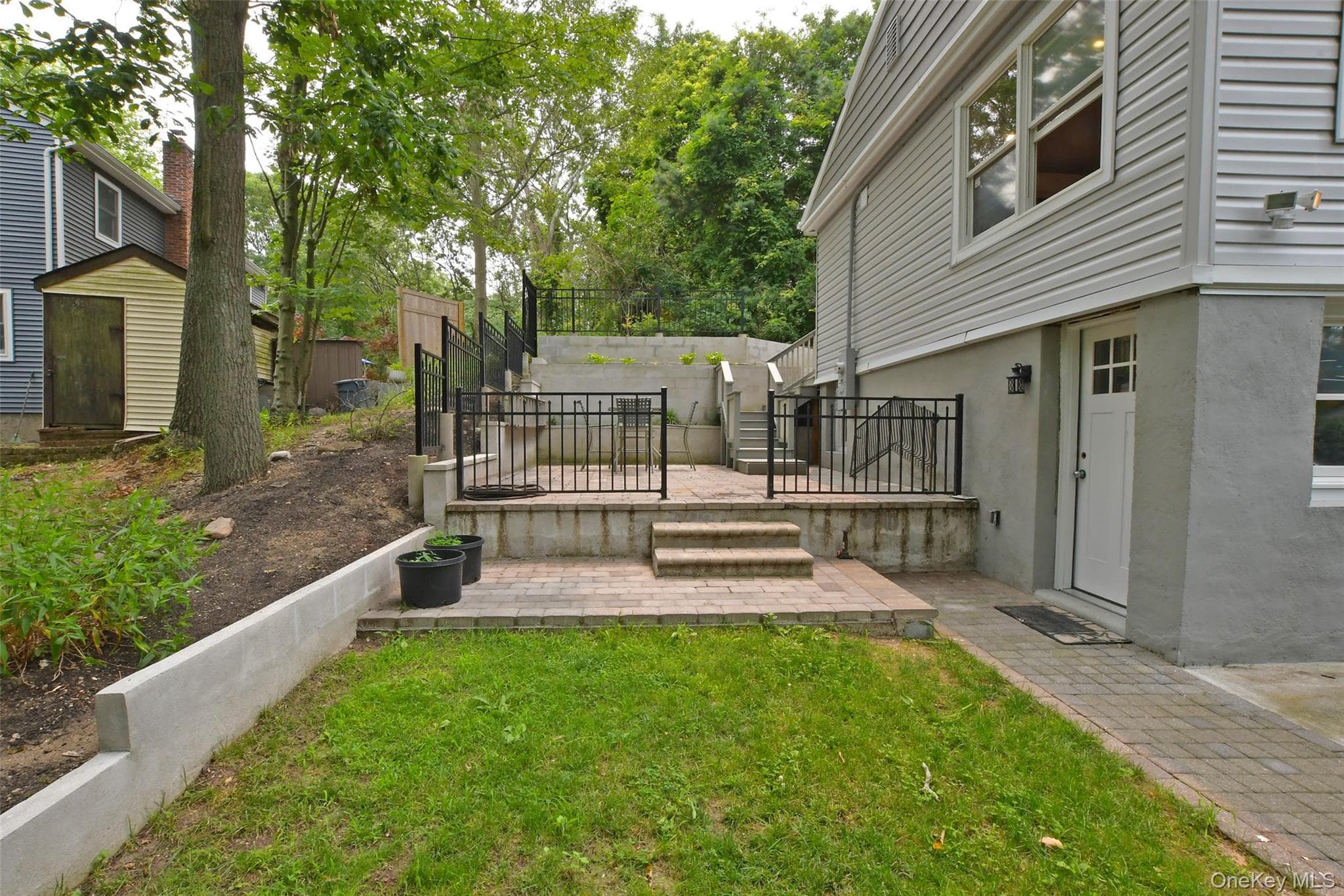 6 Southold Road thumbnail 28