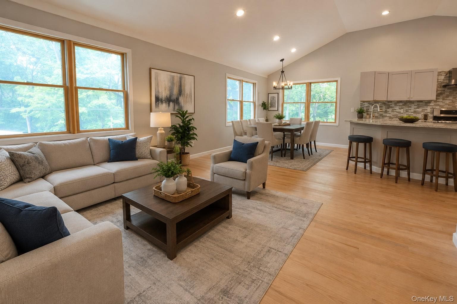 6 Southold Road thumbnail 19