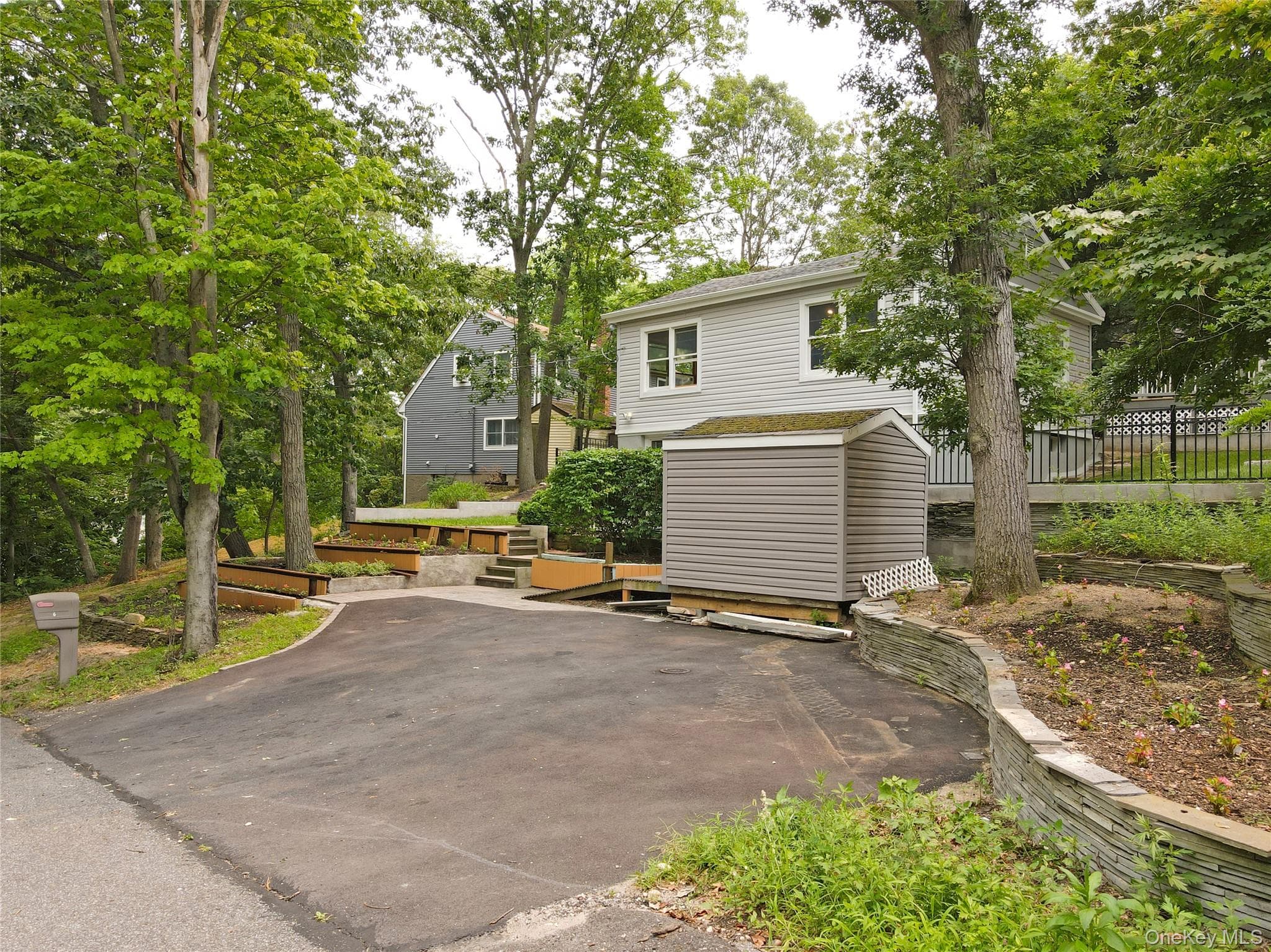 6 Southold Road thumbnail 38