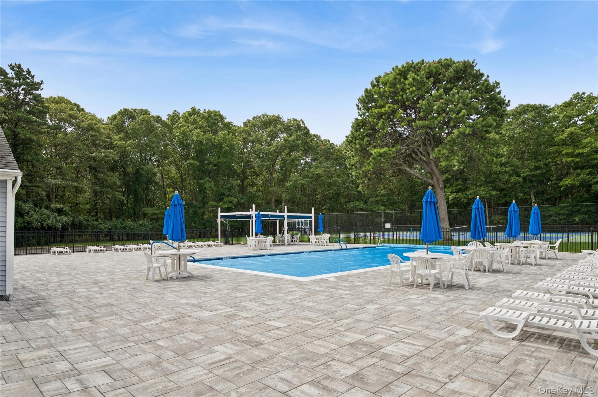 90 Hampton Vista Drive thumbnail 26