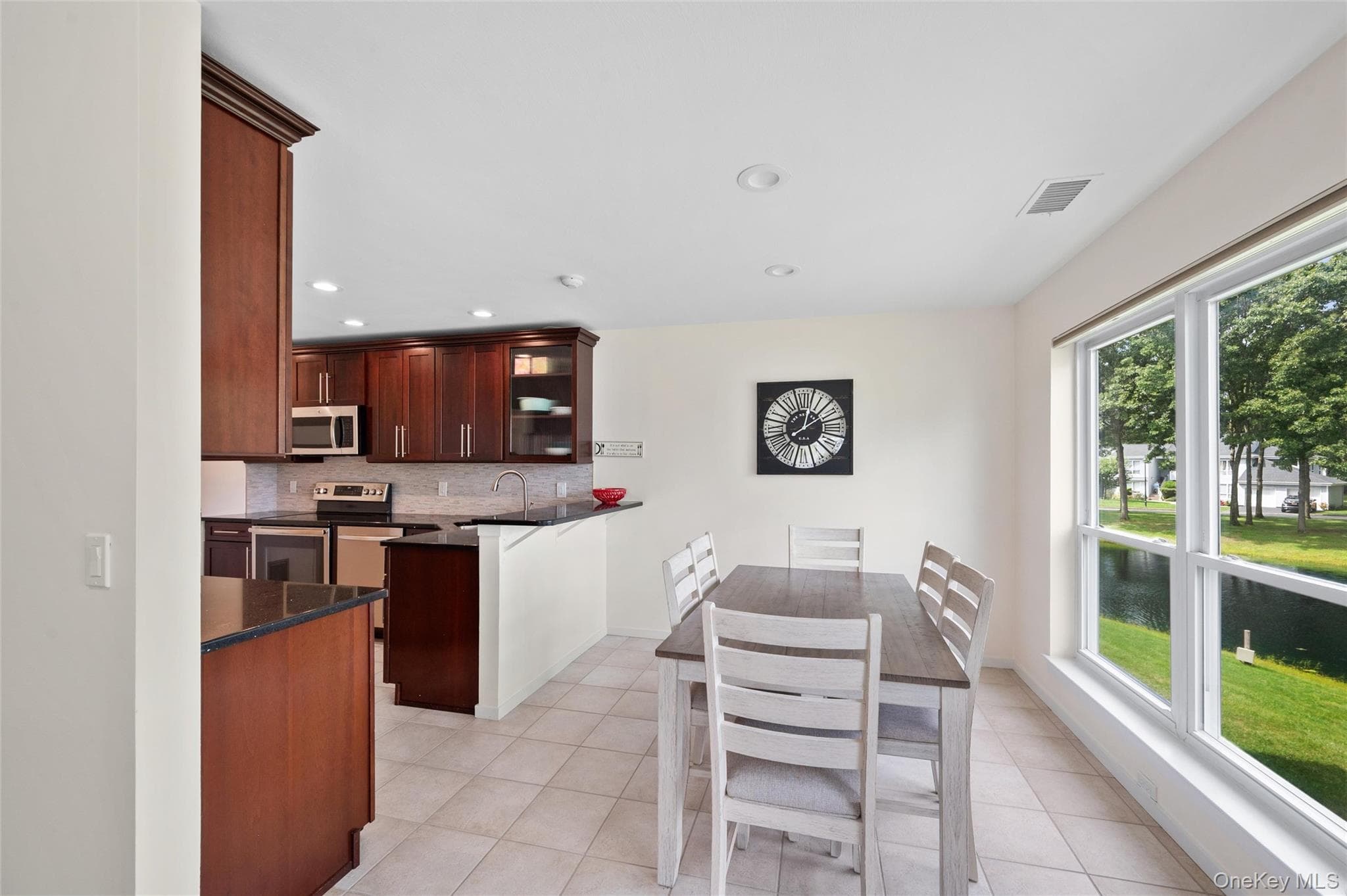 90 Hampton Vista Drive thumbnail 10