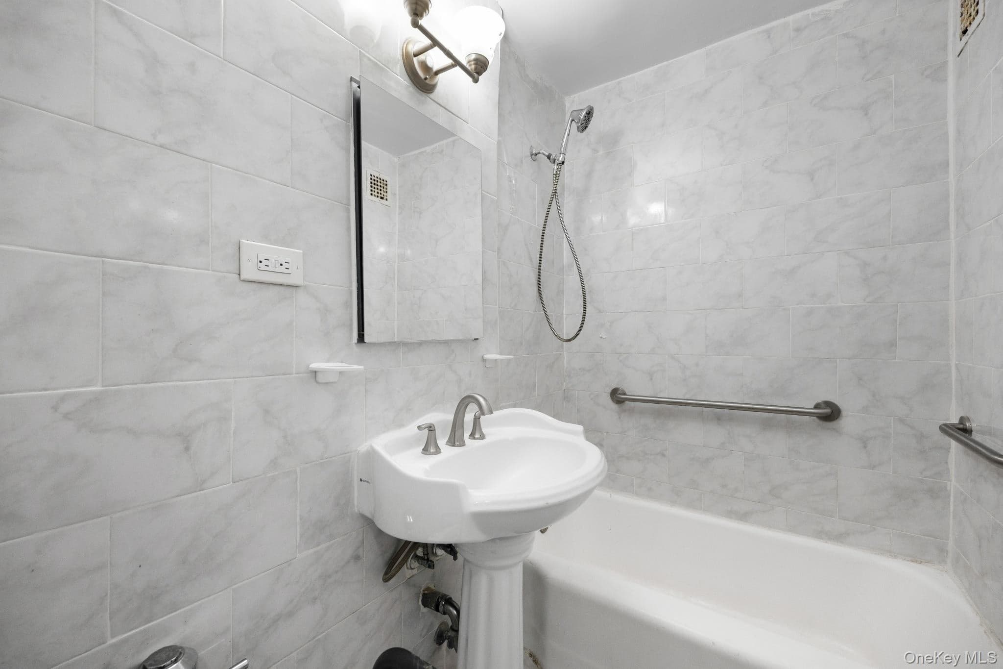 63-11 Queens Boulevard Unit: D3 thumbnail 12