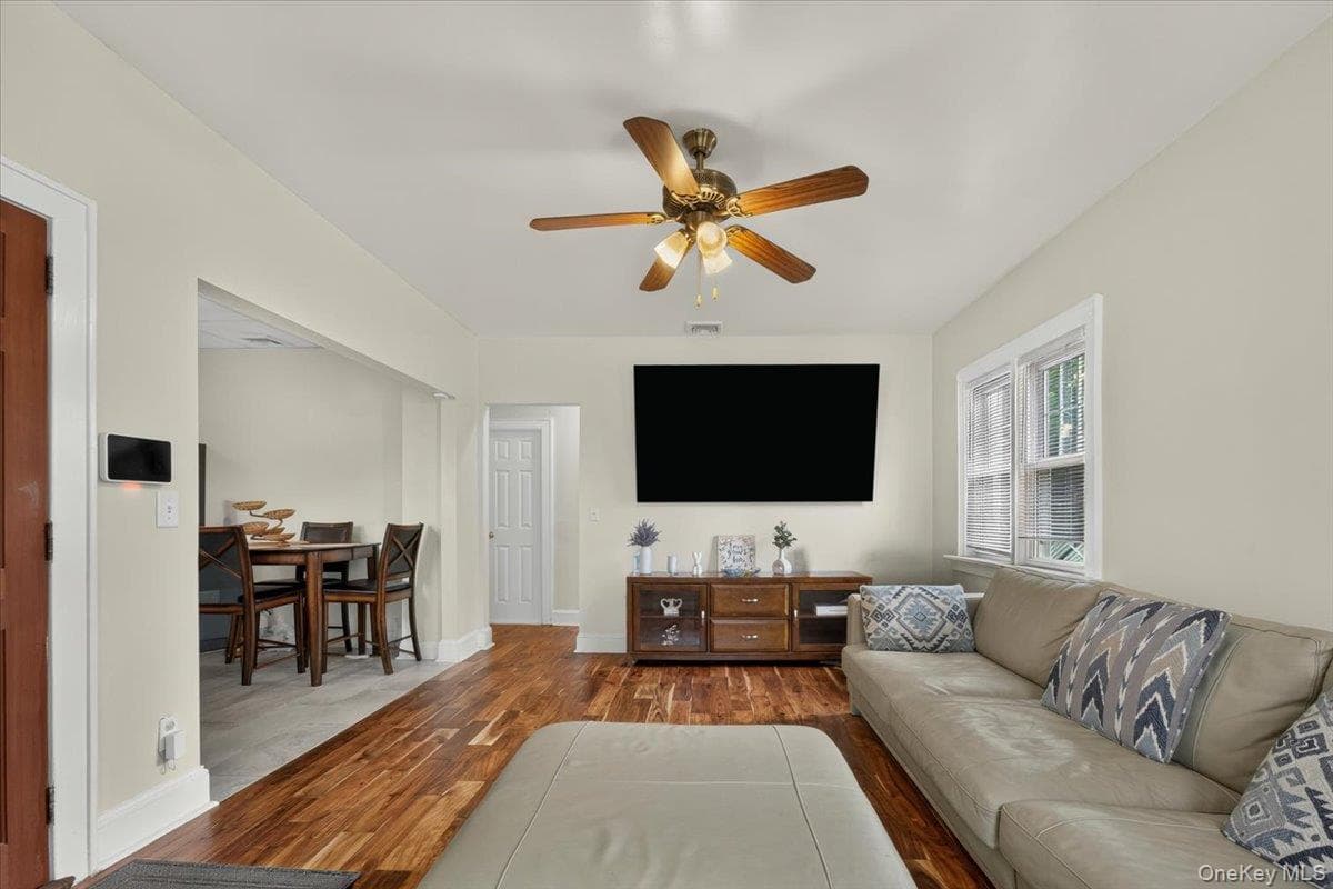 510 Secatogue Avenue thumbnail 4
