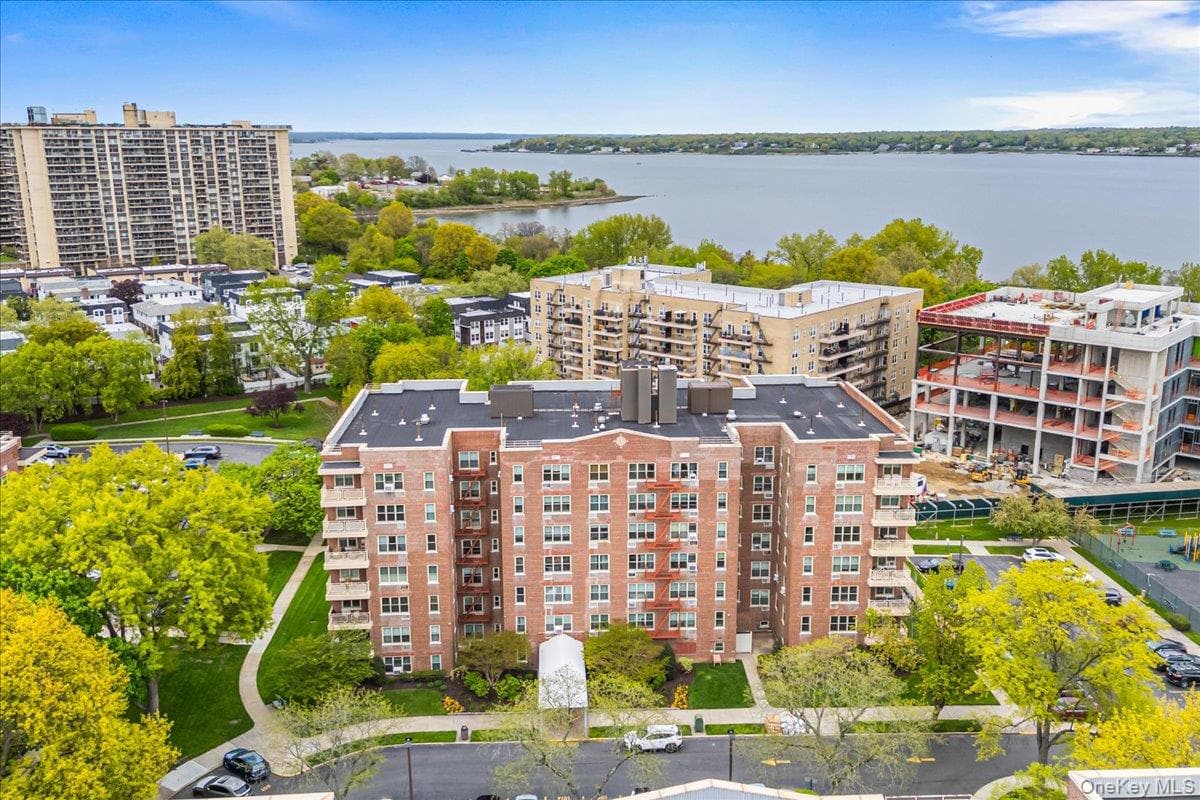 23-45 Bell Boulevard Unit: 1H photo 1