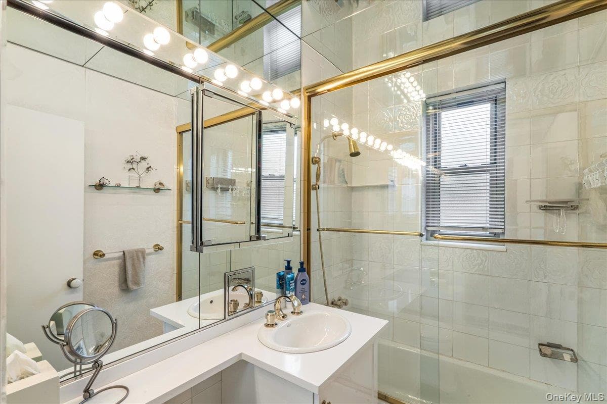 23-45 Bell Boulevard Unit: 1H thumbnail 10