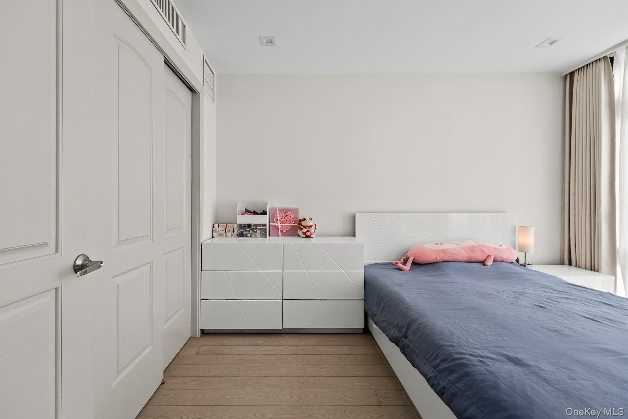 4162 Bowne Street Unit: 5A thumbnail 8