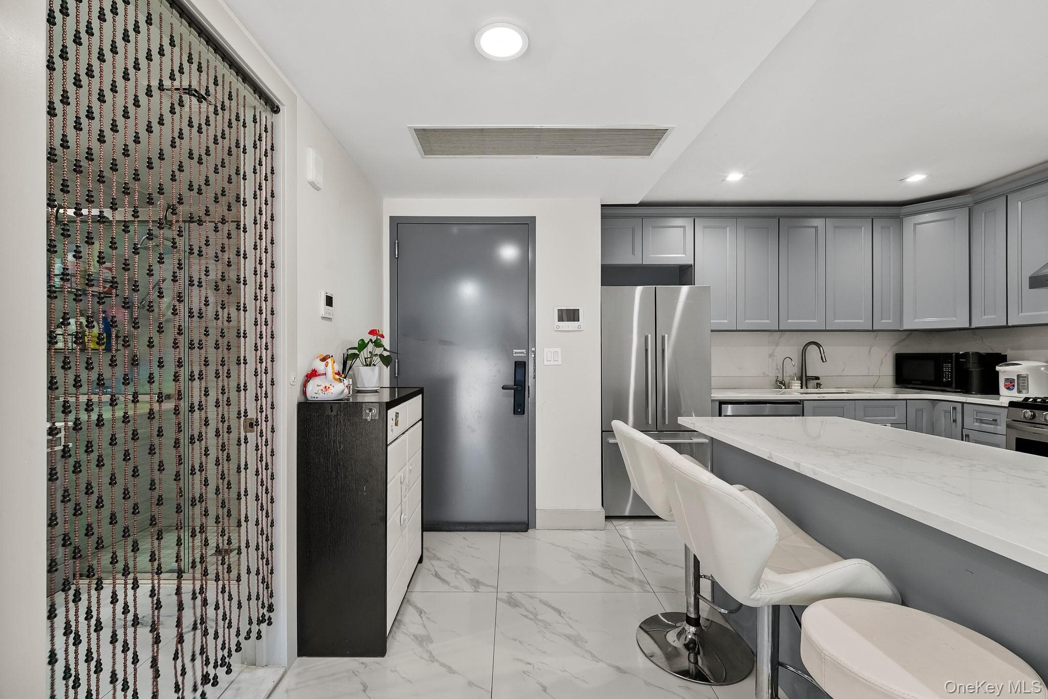 4162 Bowne Street Unit: 5A thumbnail 4
