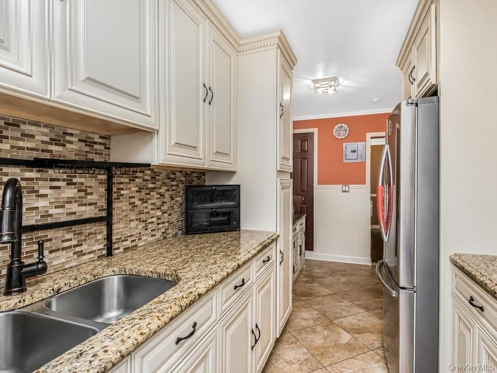 480 Riverdale Avenue Unit: 6H thumbnail 5