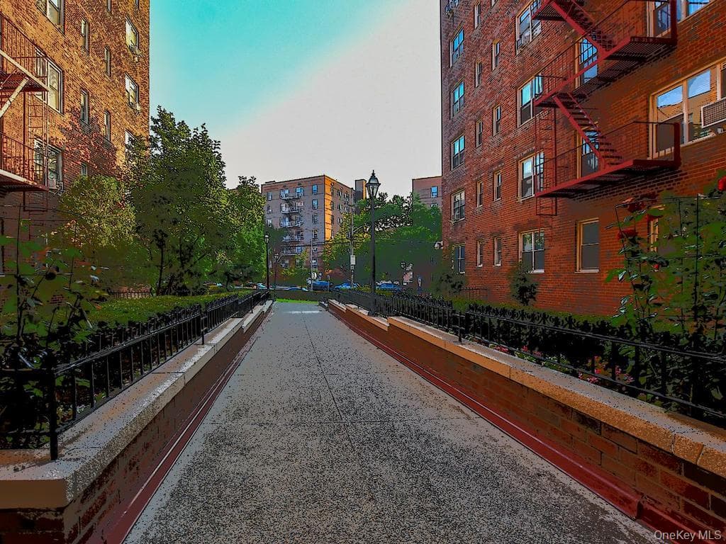 480 Riverdale Avenue Unit: 6H thumbnail 17