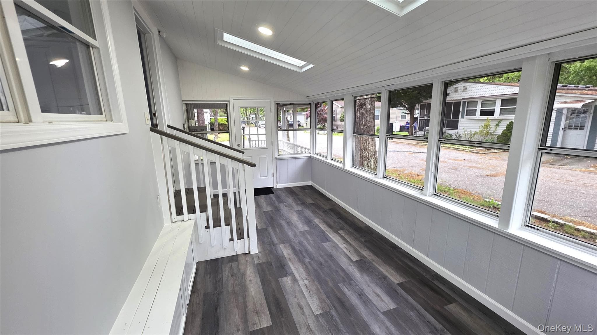 525 Riverleigh Avenue Unit: 27 Birch thumbnail 9